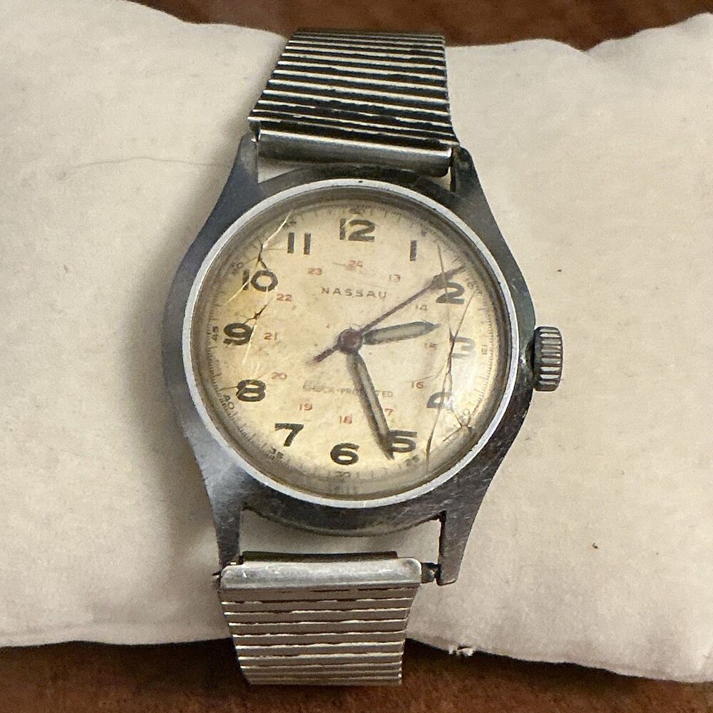Nassau Mecanical Watch Men's Running Needs Crystal
